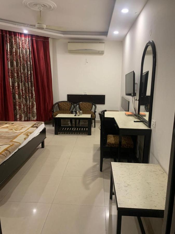 Hotel Raman'S Jagādhri Dış mekan fotoğraf