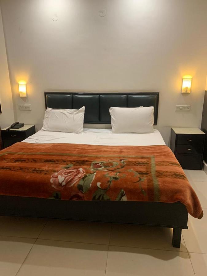 Hotel Raman'S Jagādhri Dış mekan fotoğraf