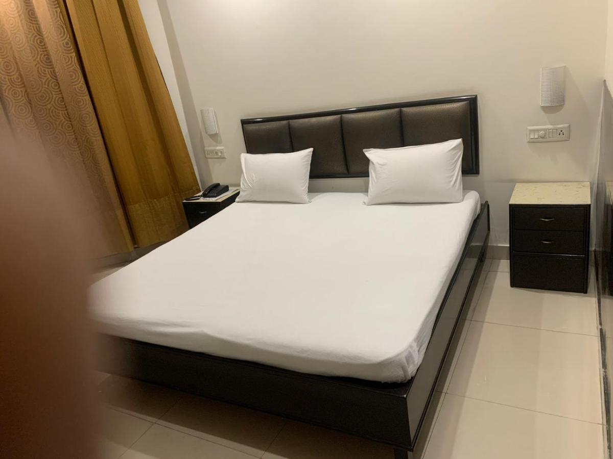 Hotel Raman'S Jagādhri Dış mekan fotoğraf