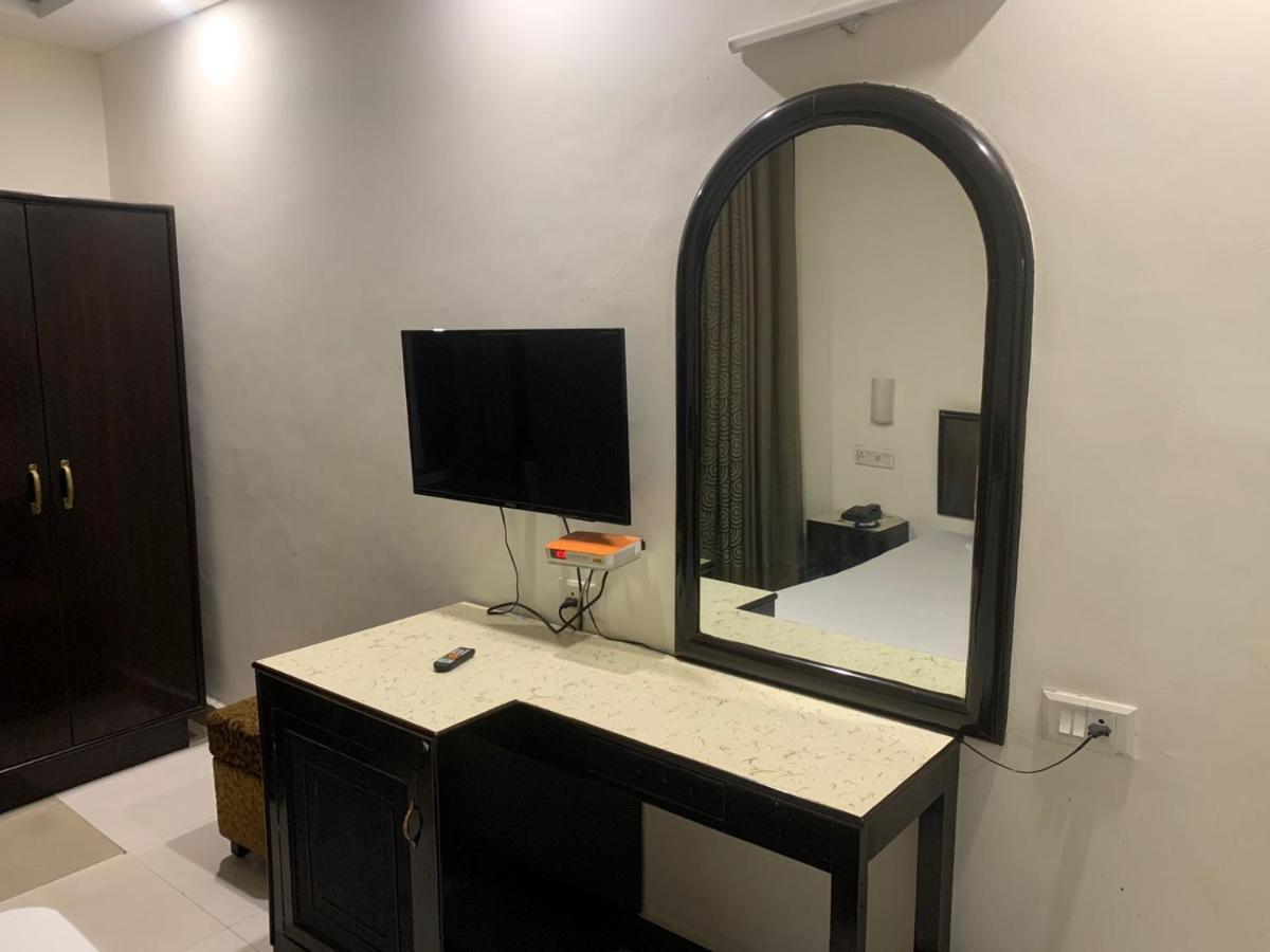 Hotel Raman'S Jagādhri Dış mekan fotoğraf