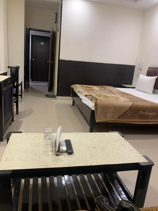 Hotel Raman'S Jagādhri Dış mekan fotoğraf