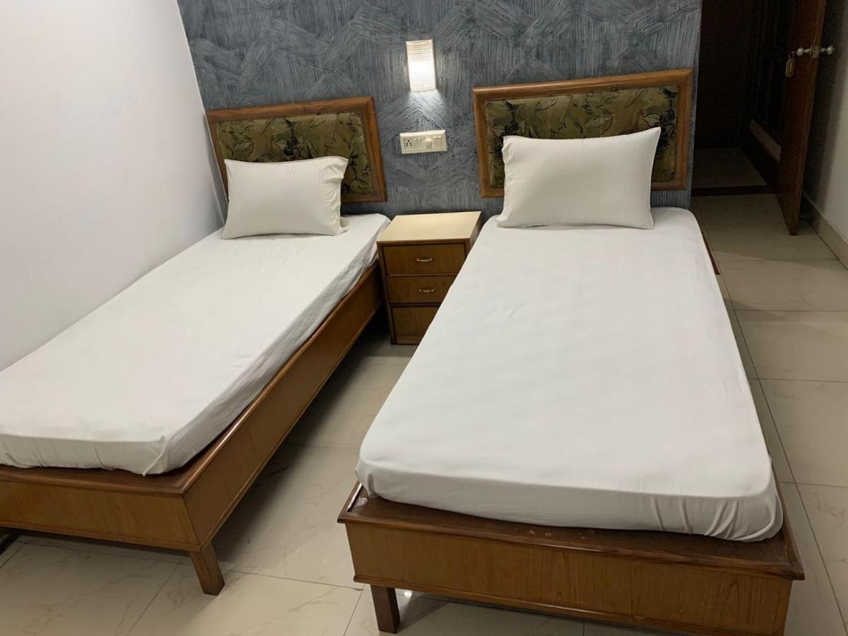 Hotel Raman'S Jagādhri Dış mekan fotoğraf