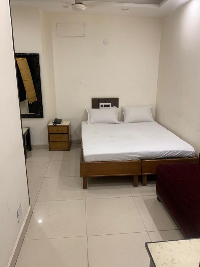 Hotel Raman'S Jagādhri Dış mekan fotoğraf